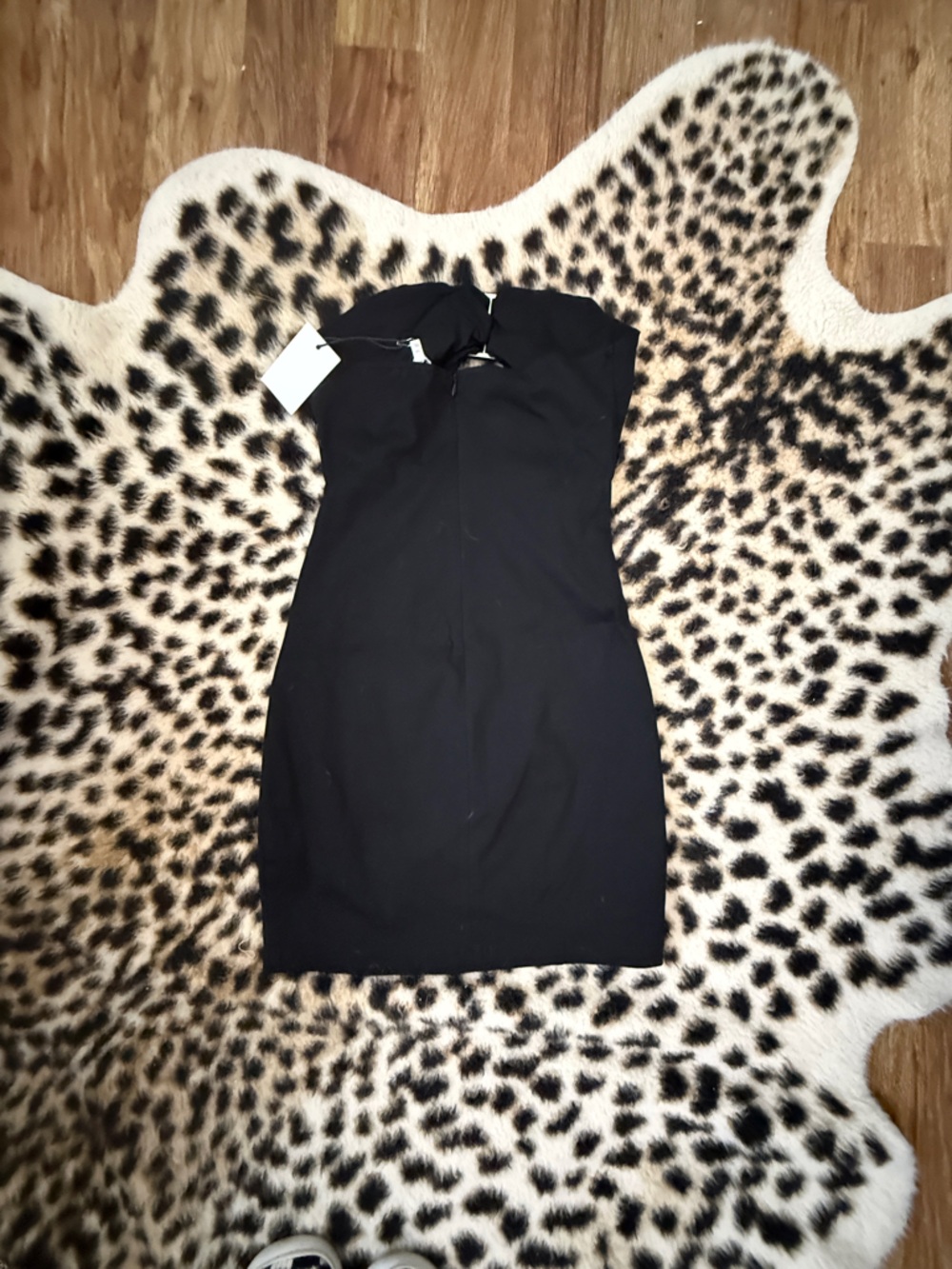 Classic Black Sleeveless Sheath Dress
